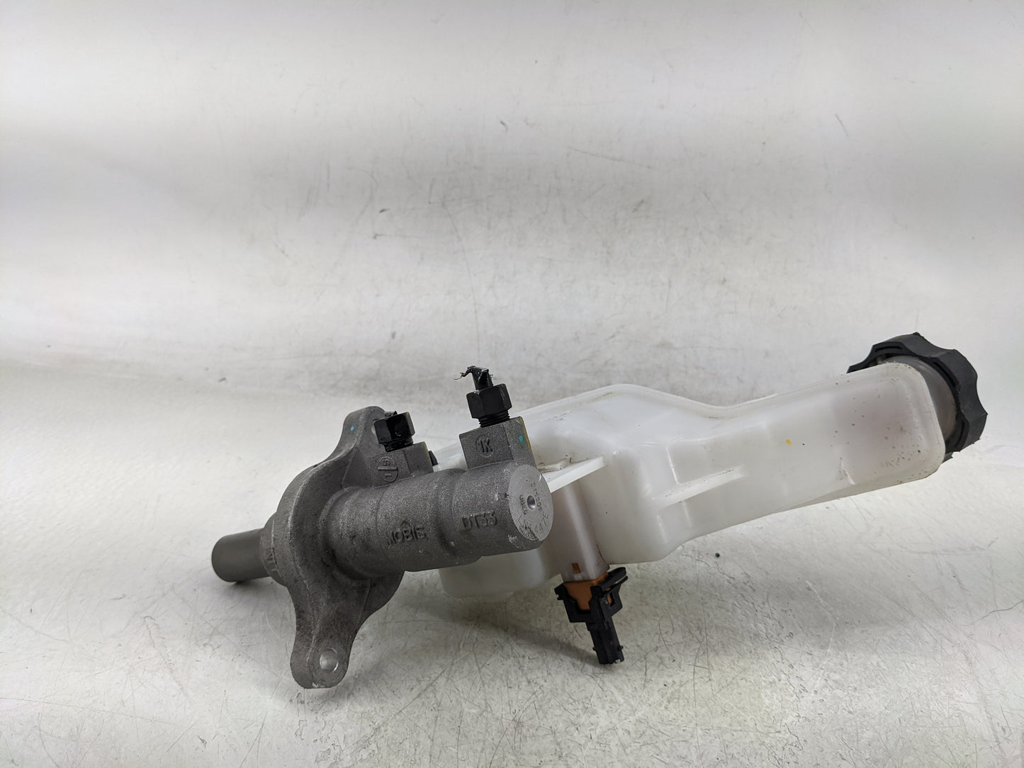 2020-2022 Hyundai Palisade Brake Master Cylinder - Oemusedautoparts1.com