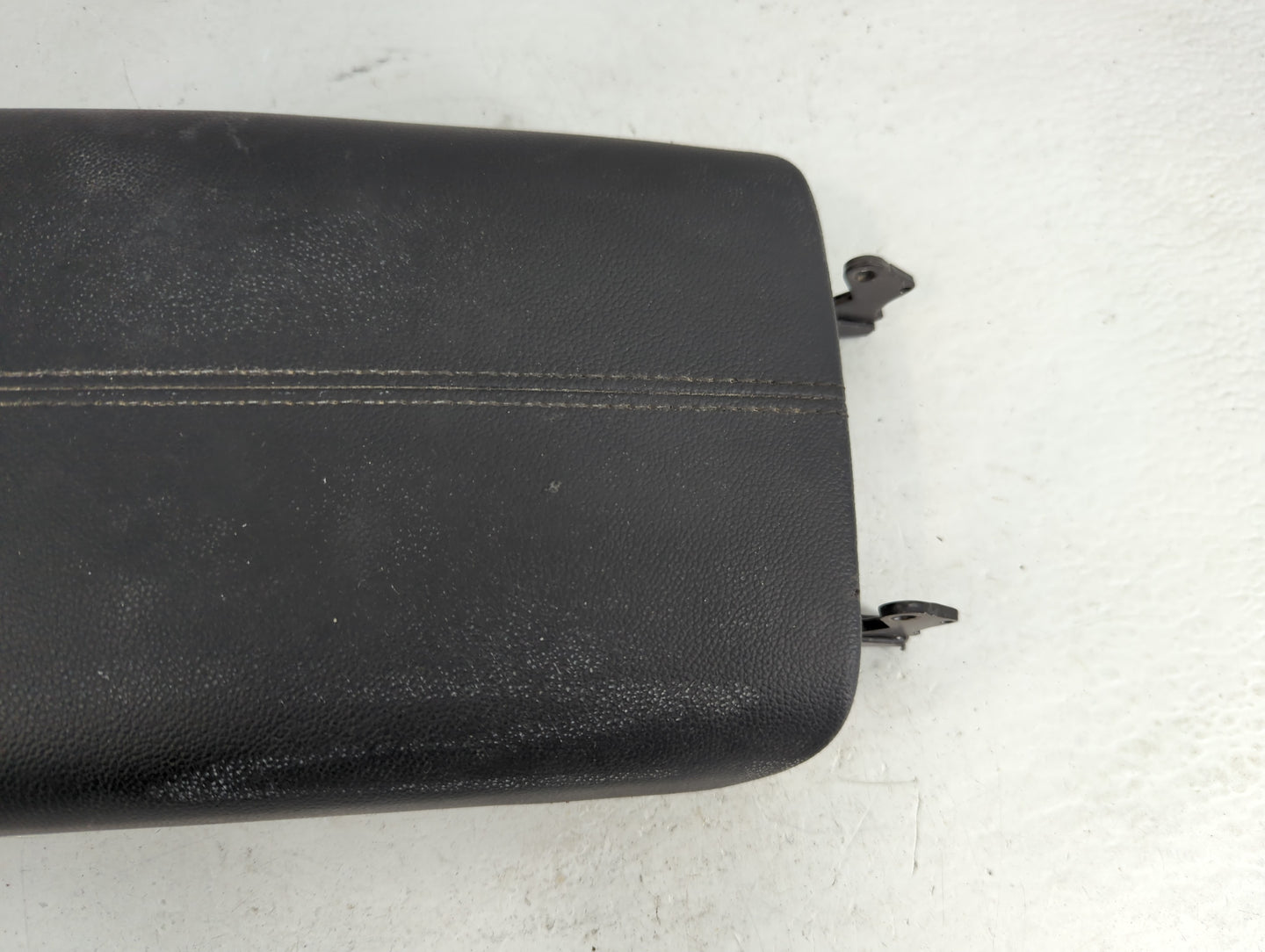 2024 Hyundai Santa Cruz Center Console Armrest Cover Lid Fits OEM Used Auto Parts - Oemusedautoparts1.com