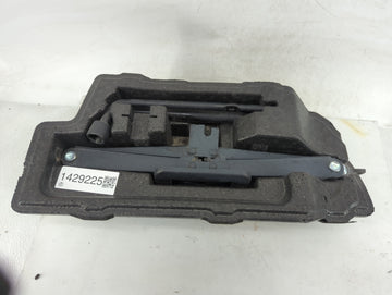 2024 Hyundai Santa Cruz Spare Scissor Car Jack - Oemusedautoparts1.com