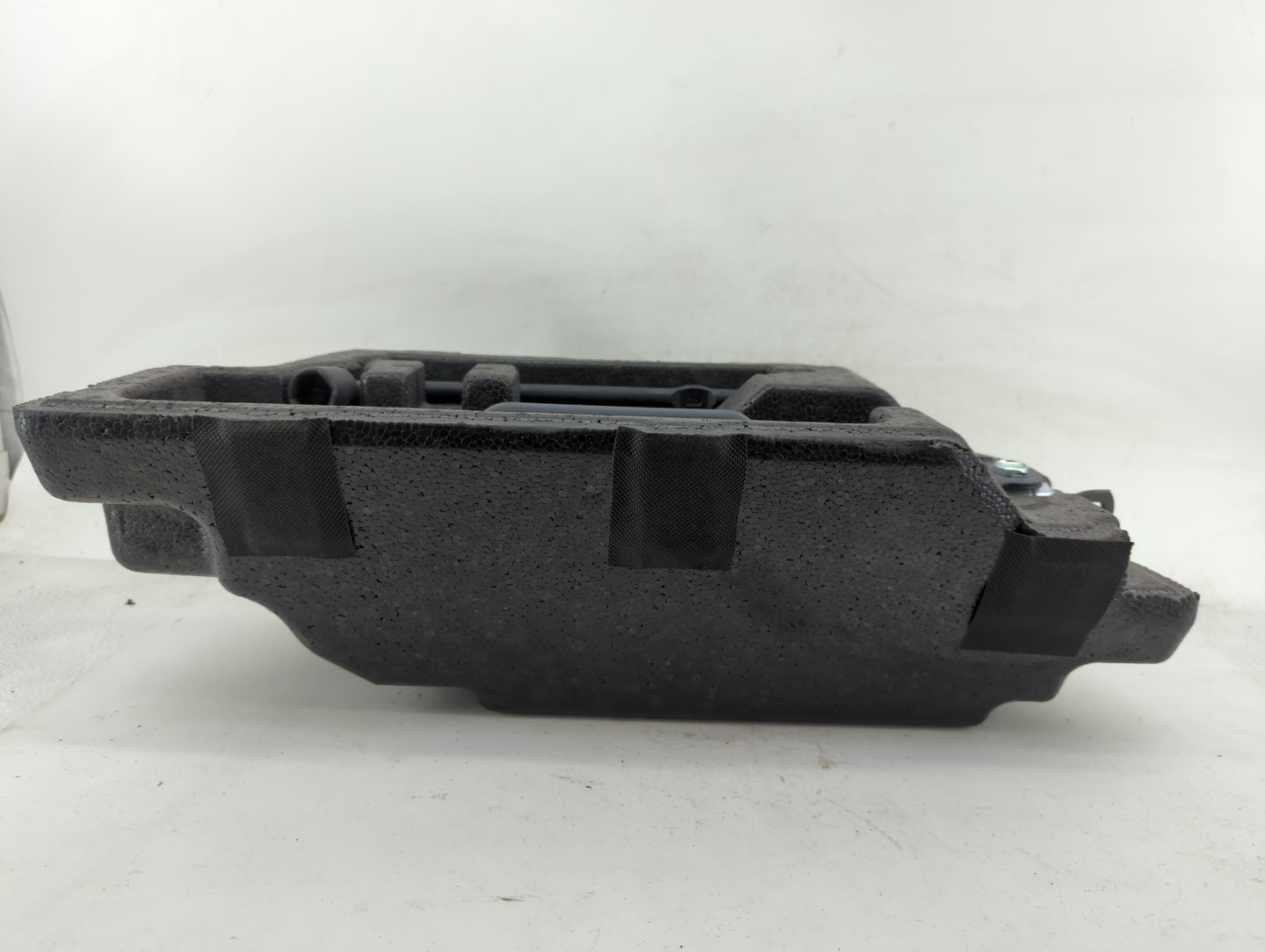 2024 Hyundai Santa Cruz Spare Scissor Car Jack - Oemusedautoparts1.com