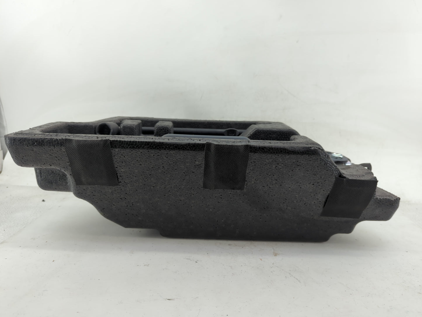 2024 Hyundai Santa Cruz Spare Scissor Car Jack - Oemusedautoparts1.com