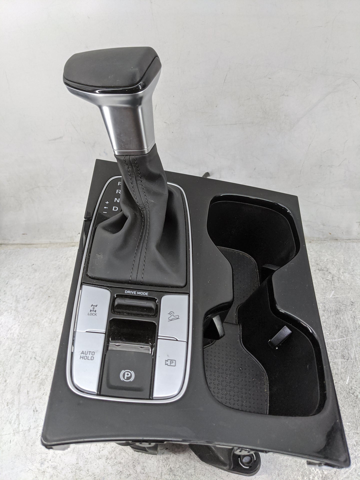 2024 Hyundai Santa Cruz Floor Console Assembly Shifter - Oemusedautoparts1.com