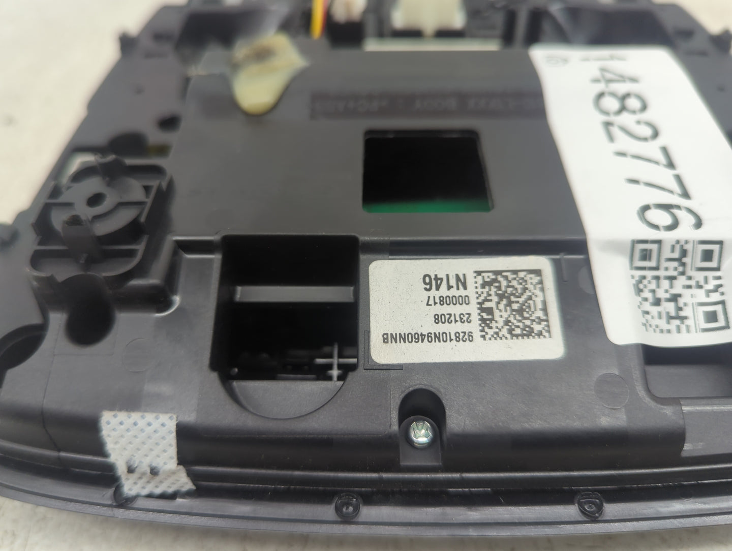 Hyundai Santa Cruz Overhead Roof Console Interior Dome Light Black - Oemusedautoparts1.com