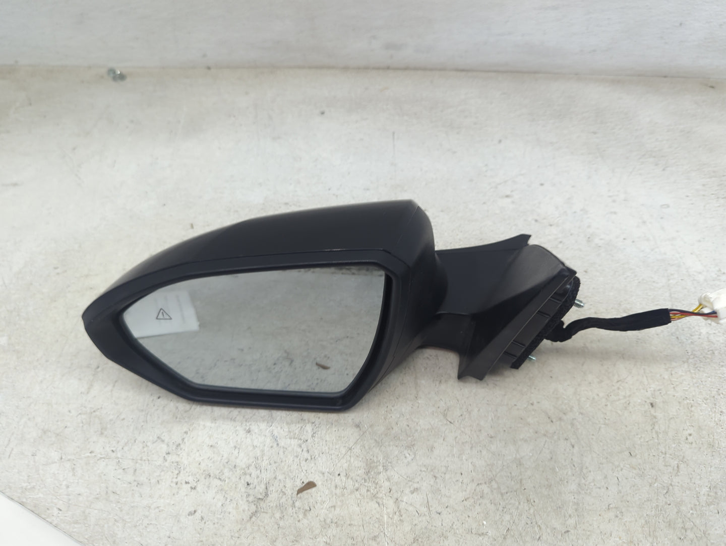 2024 Hyundai Santa Cruz Driver Side View Mirror - Left Door Mirror OEM Used - Oemusedautoparts1.com