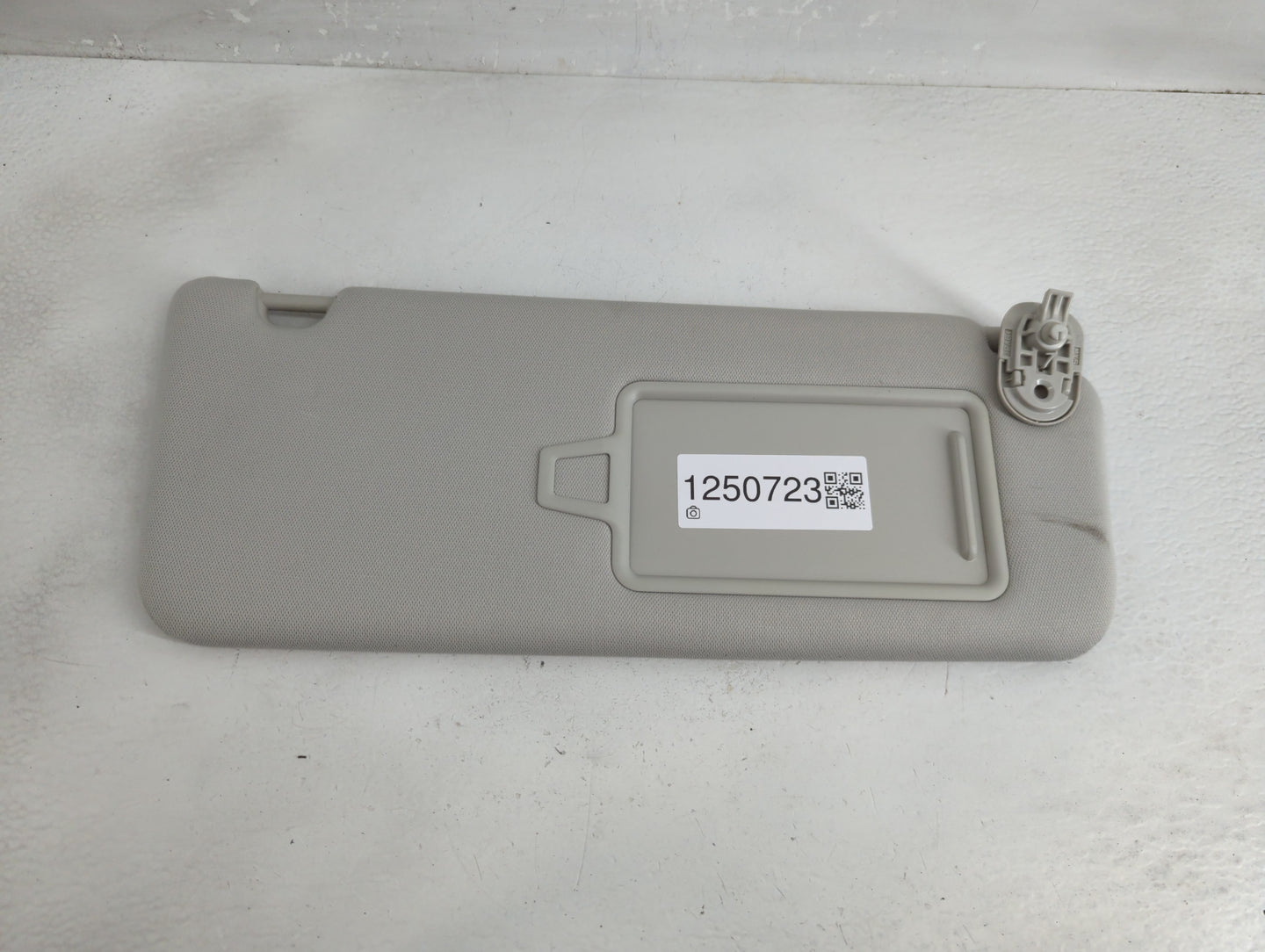 2024 Hyundai Santa Fe Sun Visor Shade Replacement Passenger Right Mirror Fits OEM Used Auto Parts - Oemusedautoparts1.com