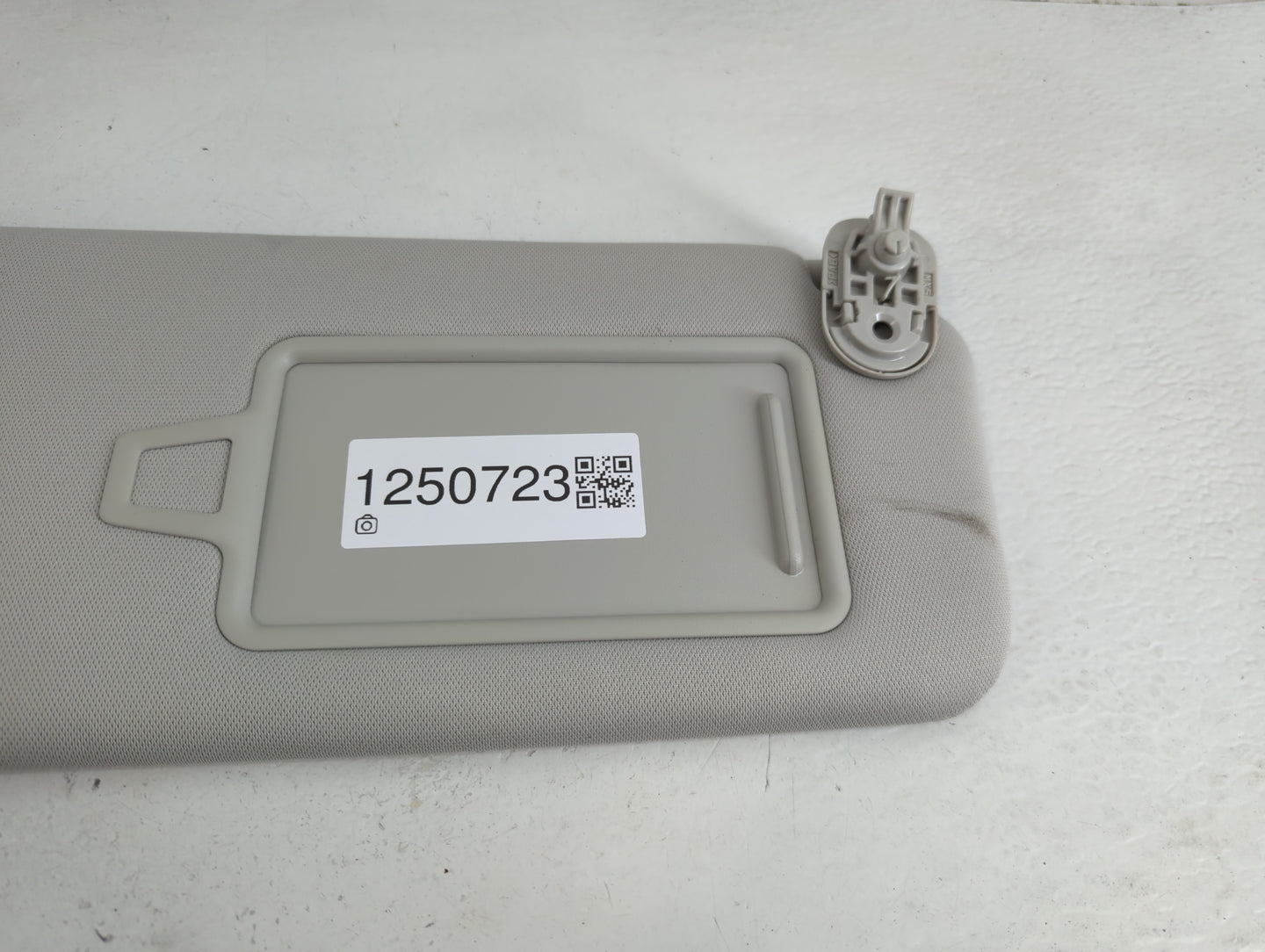 2024 Hyundai Santa Fe Sun Visor Shade Replacement Passenger Right Mirror Fits OEM Used Auto Parts - Oemusedautoparts1.com