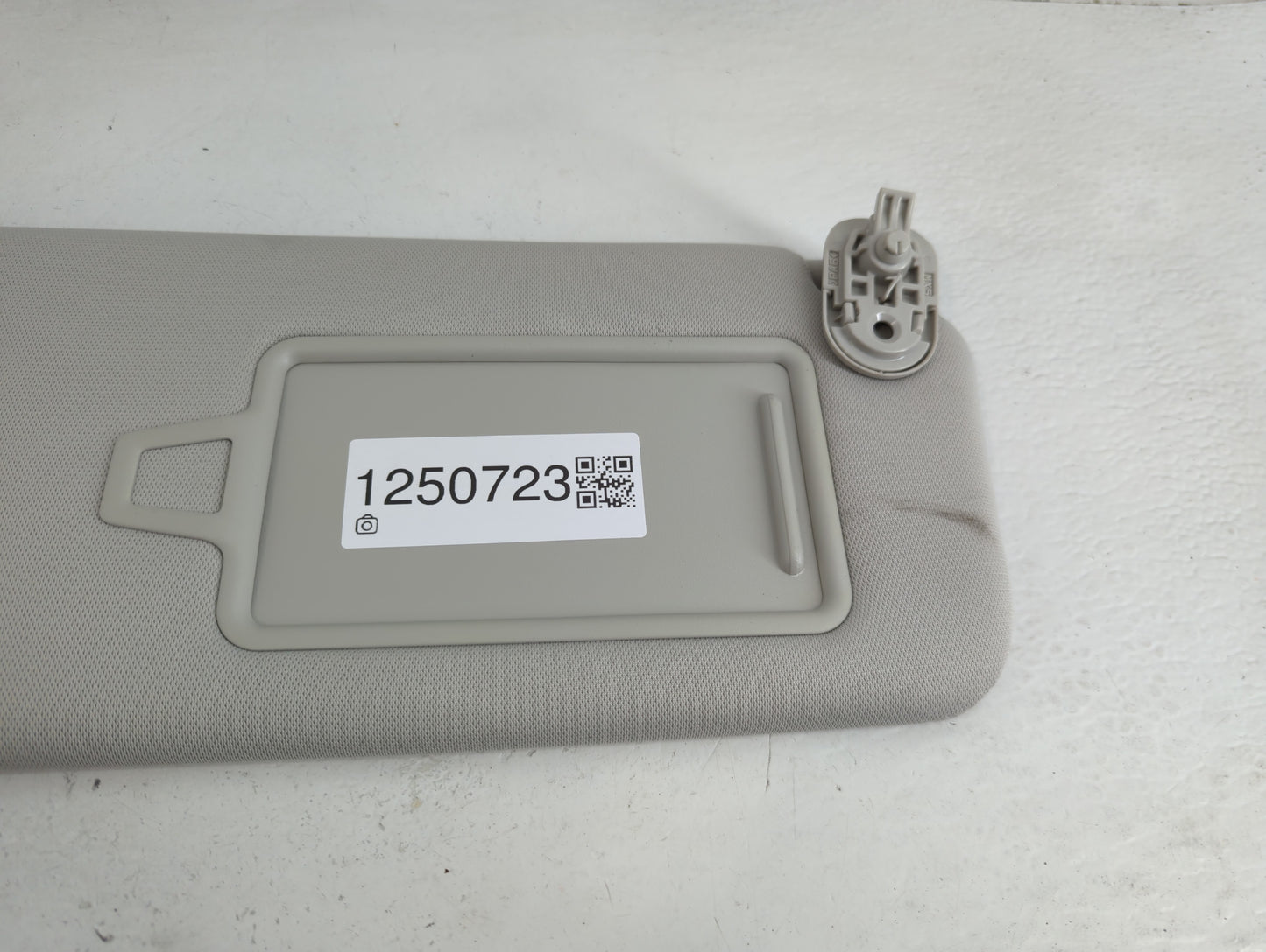 2024 Hyundai Santa Fe Sun Visor Shade Replacement Passenger Right Mirror Fits OEM Used Auto Parts - Oemusedautoparts1.com
