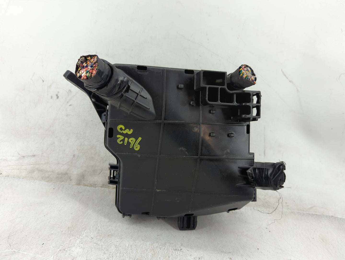 2024 Hyundai Santa Fe Fusebox Fuse Box Panel Relay Module P/N:91956-R6010 Fits OEM Used Auto Parts - Oemusedautoparts1.com