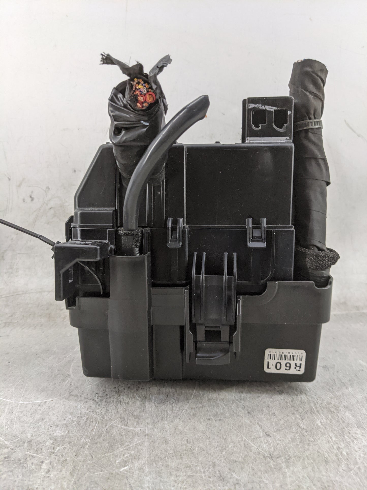 2024 Hyundai Santa Fe Fusebox Fuse Box Panel Relay Module P/N:91200R0110MB Fits OEM Used Auto Parts - Oemusedautoparts1.com