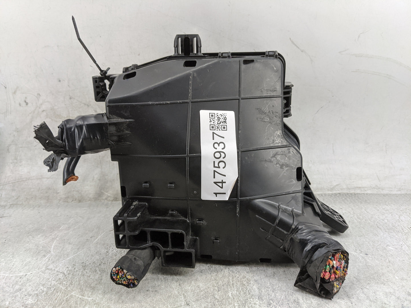 2024 Hyundai Santa Fe Fusebox Fuse Box Panel Relay Module P/N:91200R0110MB Fits OEM Used Auto Parts - Oemusedautoparts1.com