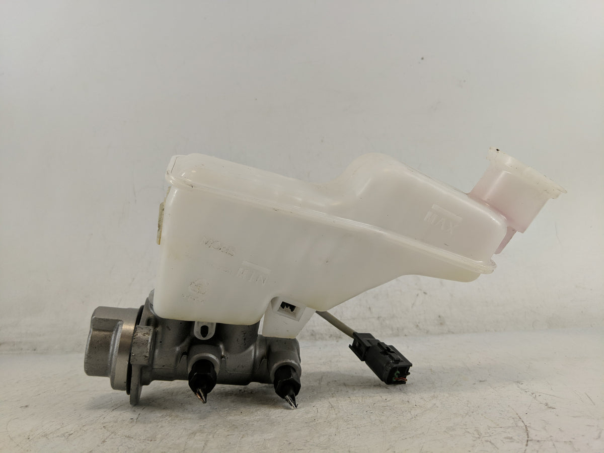2024 Hyundai Tucson Brake Master Cylinder - Oemusedautoparts1.com