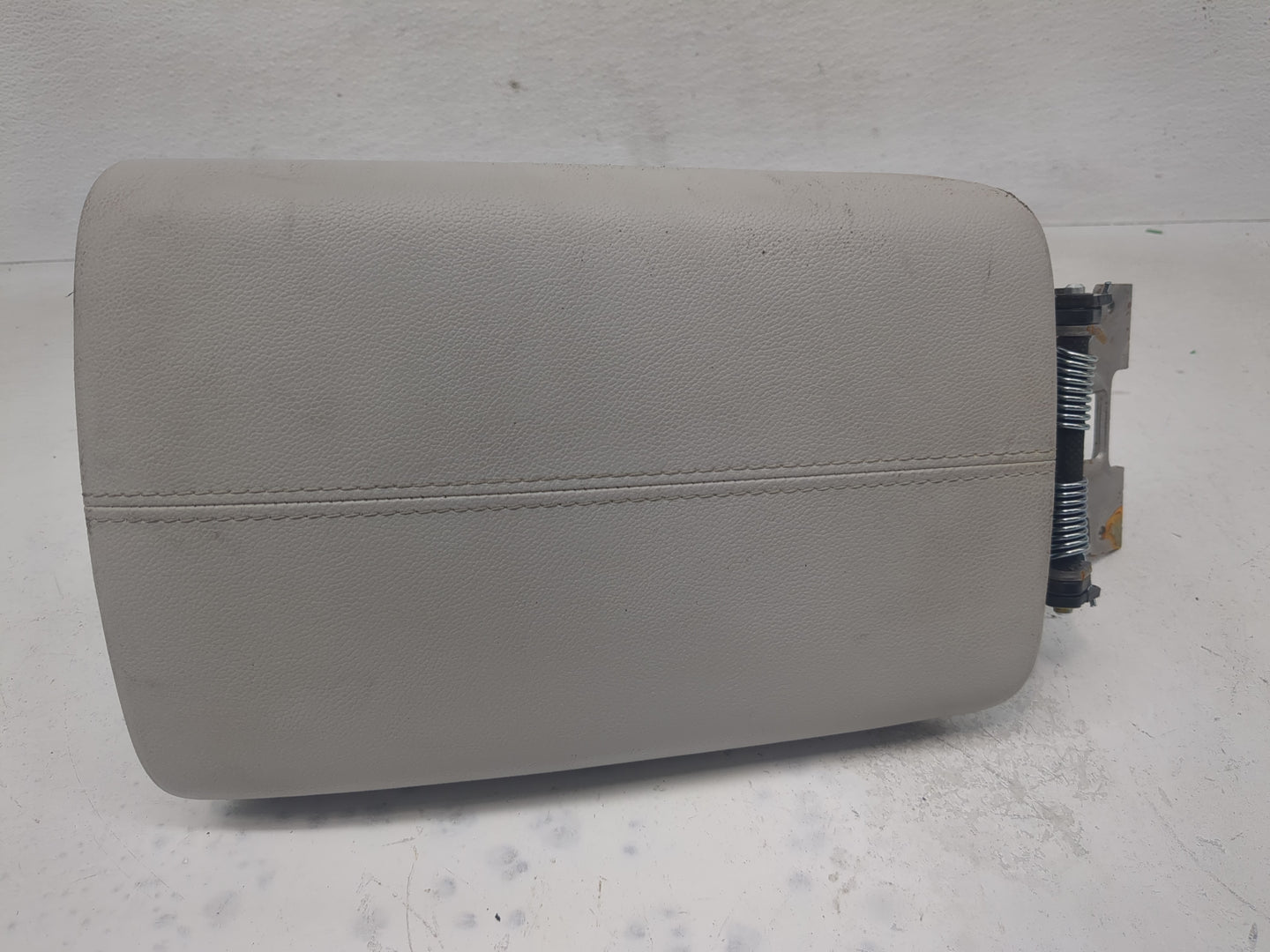 2022 Hyundai Tucson Center Console Armrest Cover Lid Fits OEM Used Auto Parts - Oemusedautoparts1.com