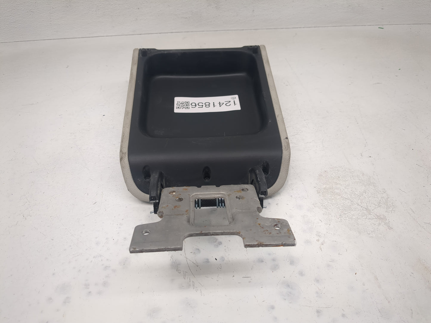 2022 Hyundai Tucson Center Console Armrest Cover Lid Fits OEM Used Auto Parts - Oemusedautoparts1.com