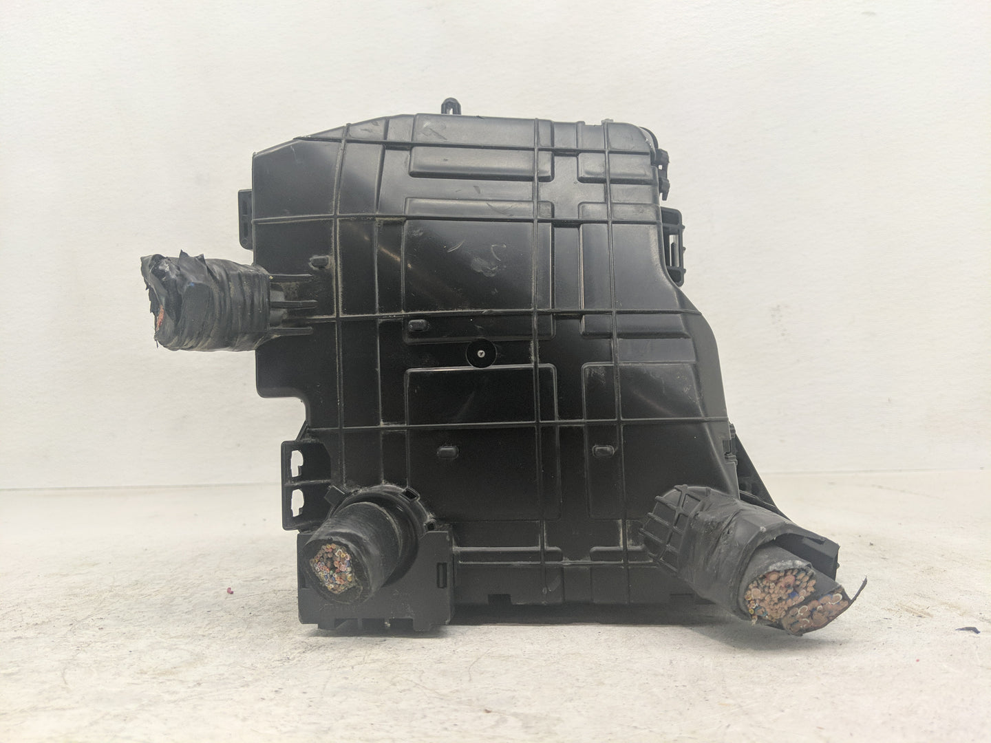 2022 Hyundai Tucson Fusebox Fuse Box Panel Relay Module P/N:919A5-N9000 Fits OEM Used Auto Parts - Oemusedautoparts1.com