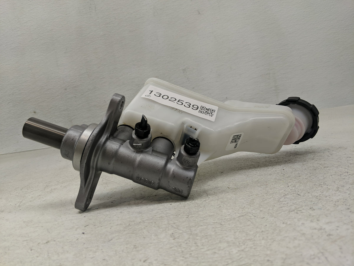 2022-2022 Hyundai Tucson Brake Master Cylinder 1302539 - Oemusedautoparts1.com