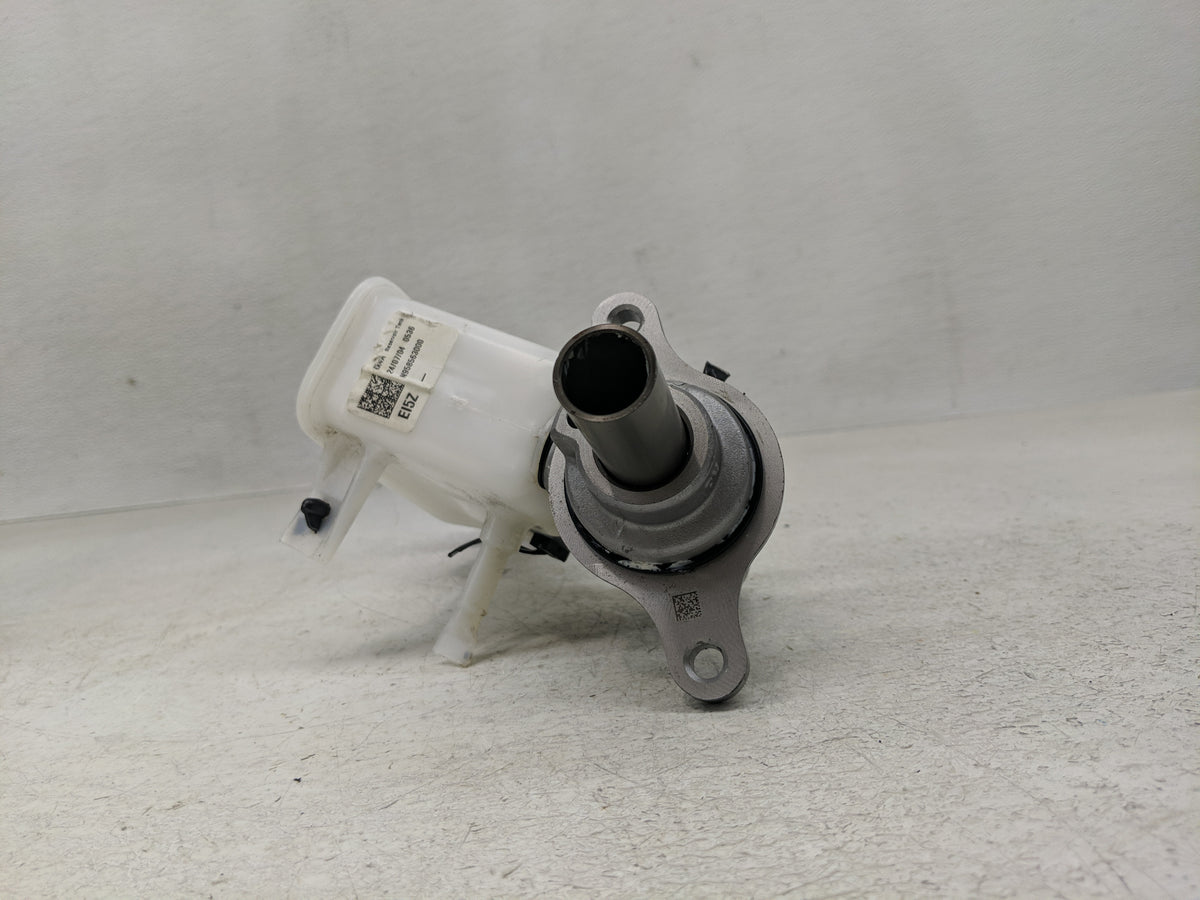 2022-2022 Hyundai Tucson Brake Master Cylinder 1302539 - Oemusedautoparts1.com