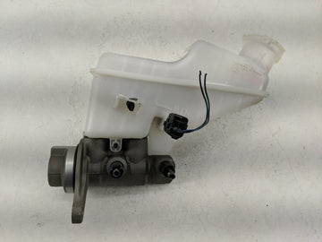 2022-2022 Hyundai Tucson Brake Master Cylinder - Oemusedautoparts1.com