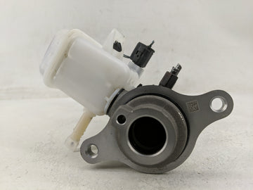 2022-2022 Hyundai Tucson Brake Master Cylinder