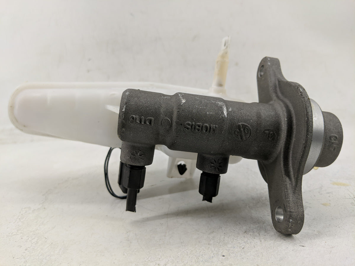 2022-2022 Hyundai Tucson Brake Master Cylinder 1312773 - Oemusedautoparts1.com
