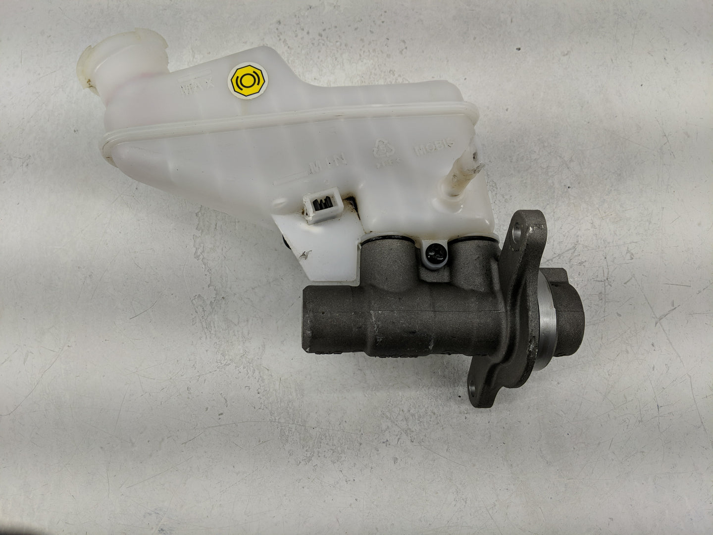 2022-2022 Hyundai Tucson Brake Master Cylinder 1312773 - Oemusedautoparts1.com