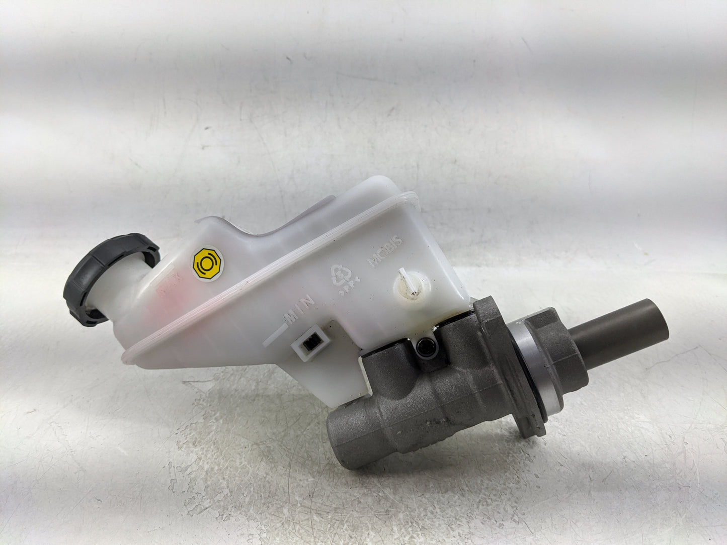 2022-2022 Hyundai Tucson Brake Master Cylinder 1376764 - Oemusedautoparts1.com