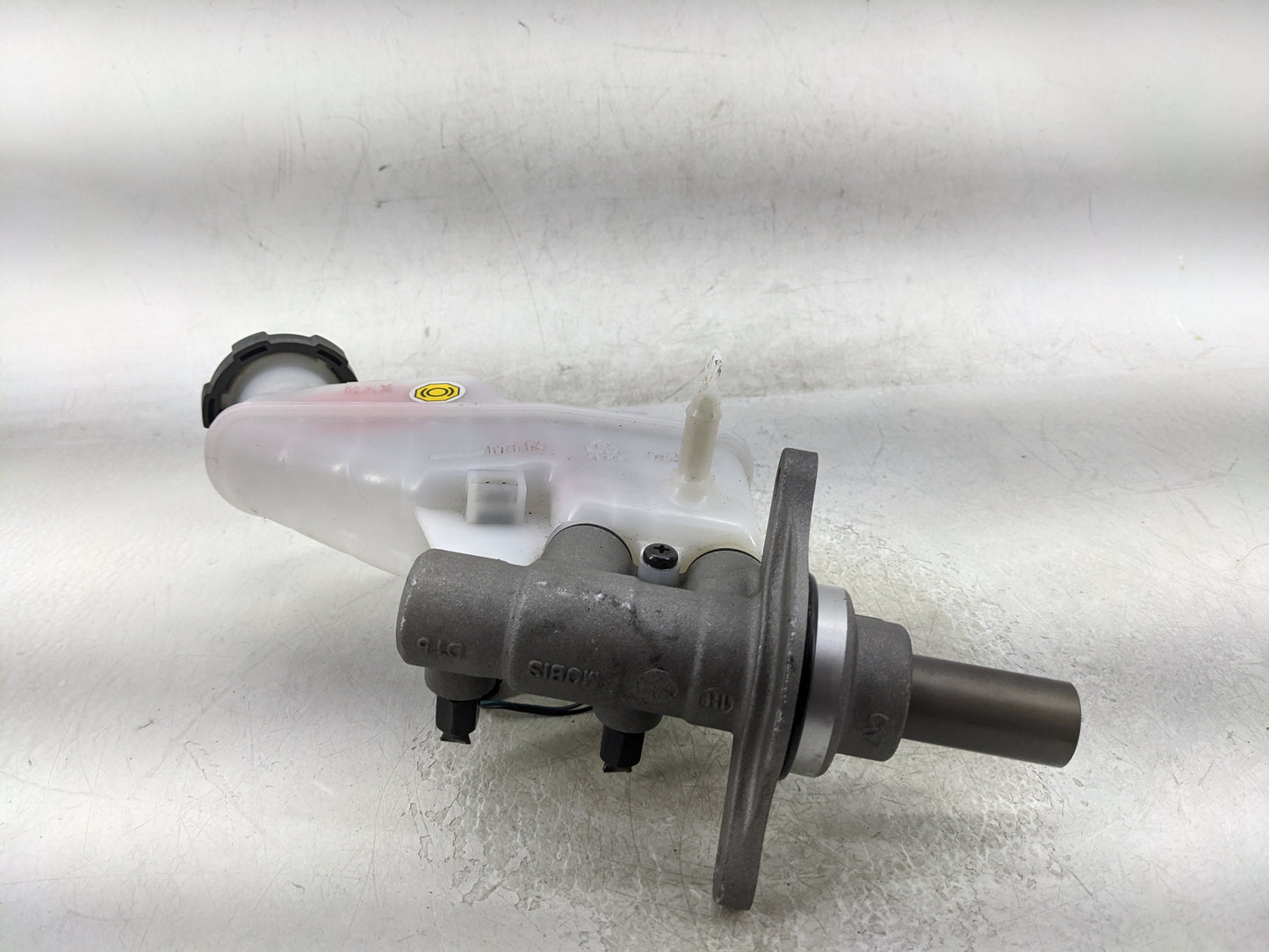 2022-2022 Hyundai Tucson Brake Master Cylinder - Oemusedautoparts1.com