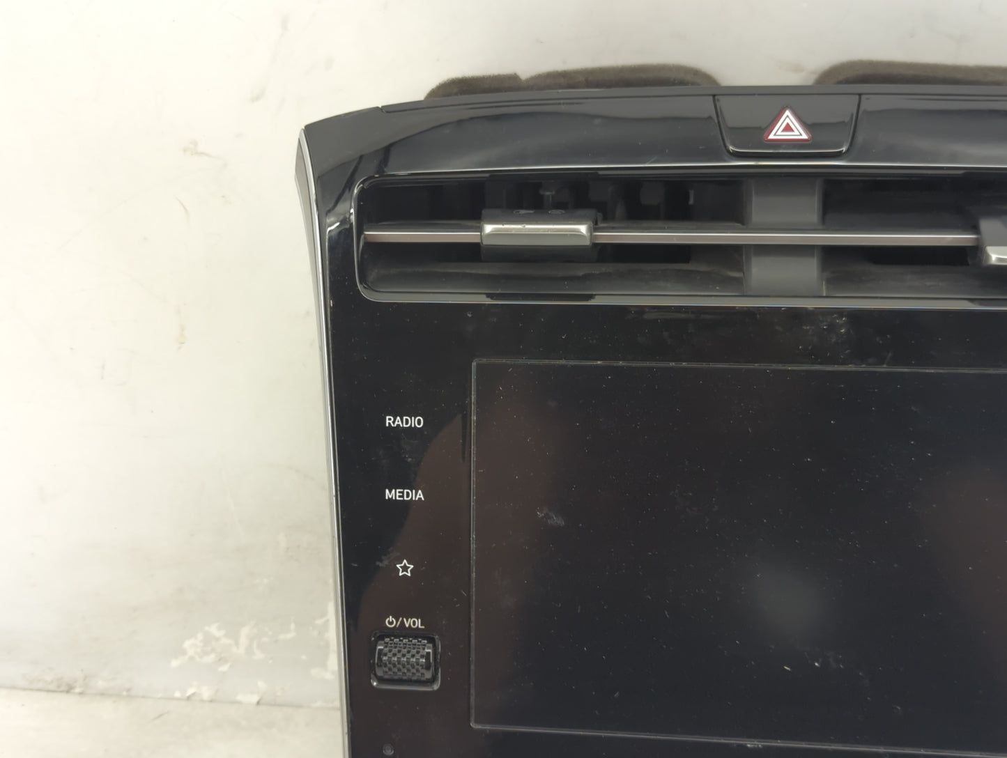 Hyundai Tucson Am Fm Cd Player Radio Receiver - Oemusedautoparts1.com