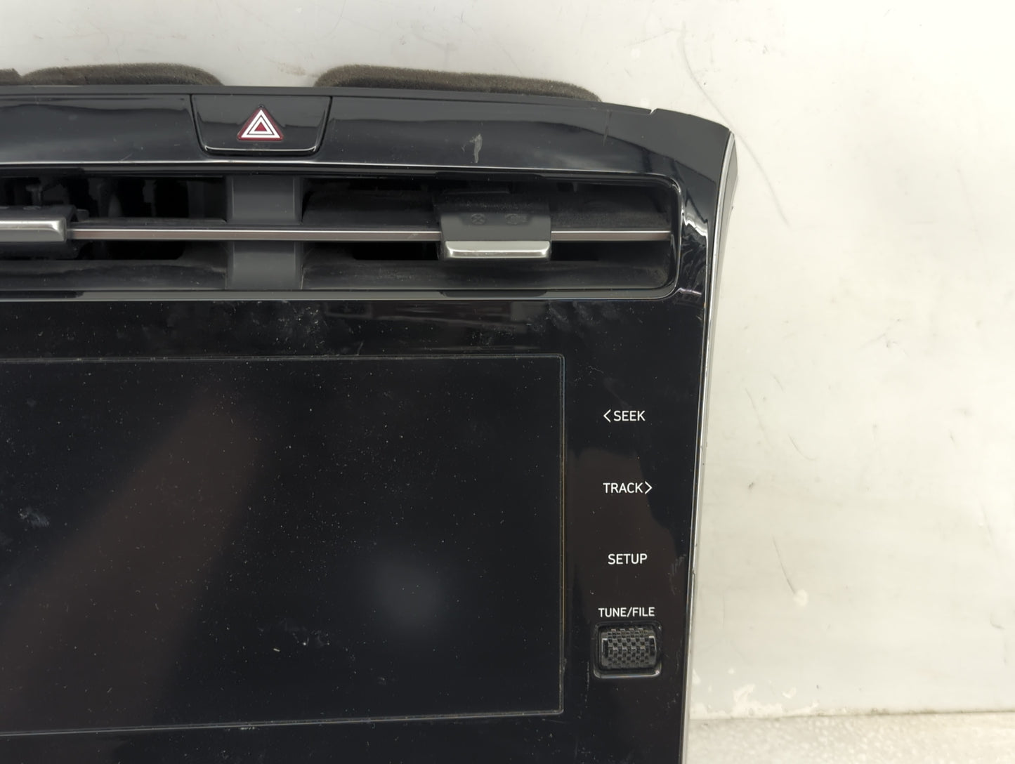 Hyundai Tucson Am Fm Cd Player Radio Receiver - Oemusedautoparts1.com