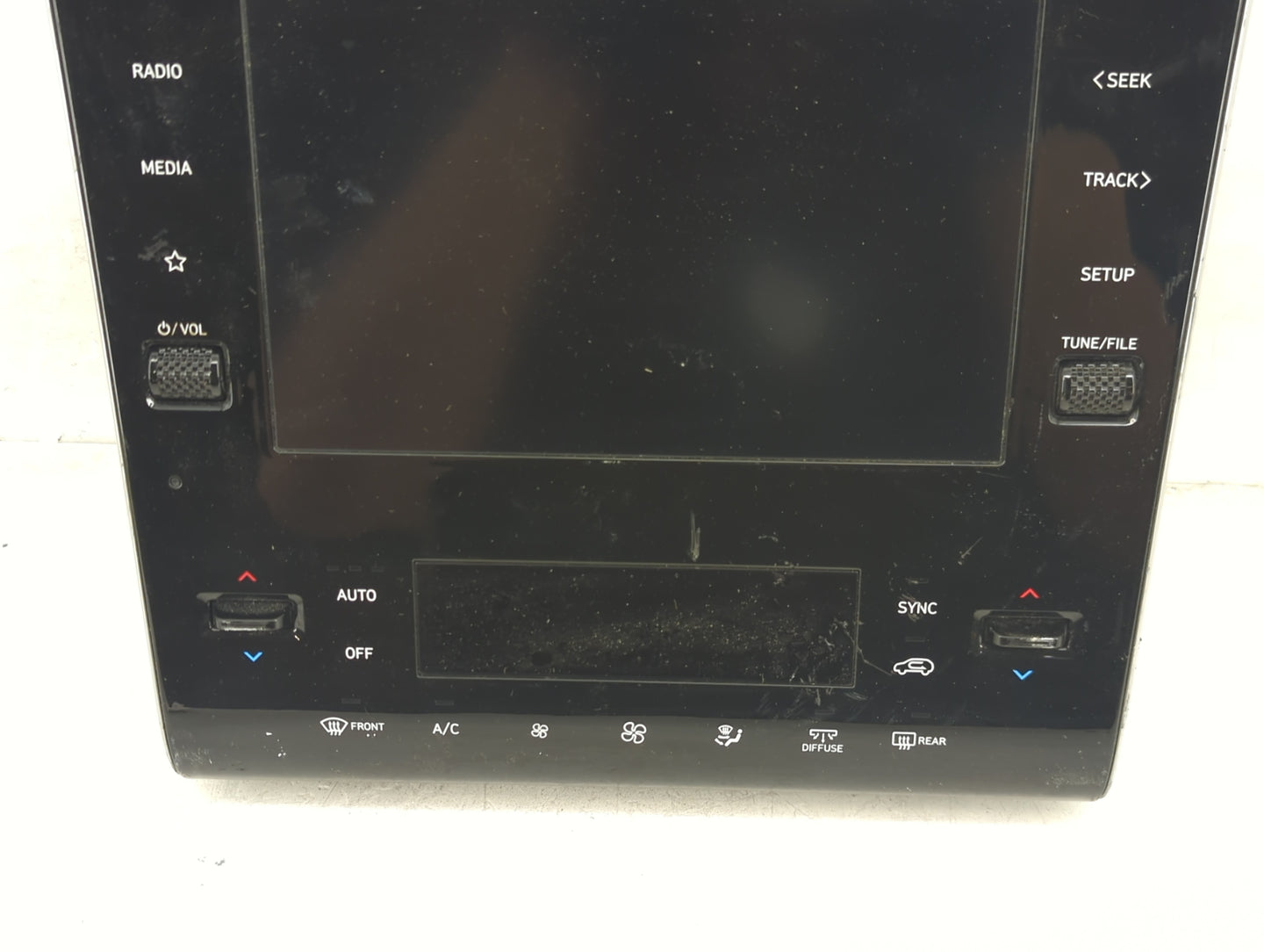 Hyundai Tucson Am Fm Cd Player Radio Receiver - Oemusedautoparts1.com