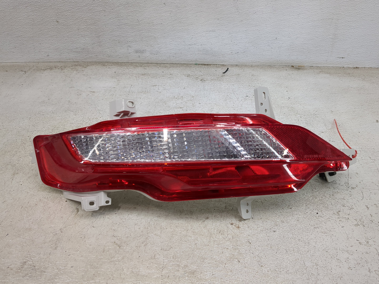 2024 Hyundai Tucson Passenger Right Side Deck Lid Mounted Tail Light - Oemusedautoparts1.com