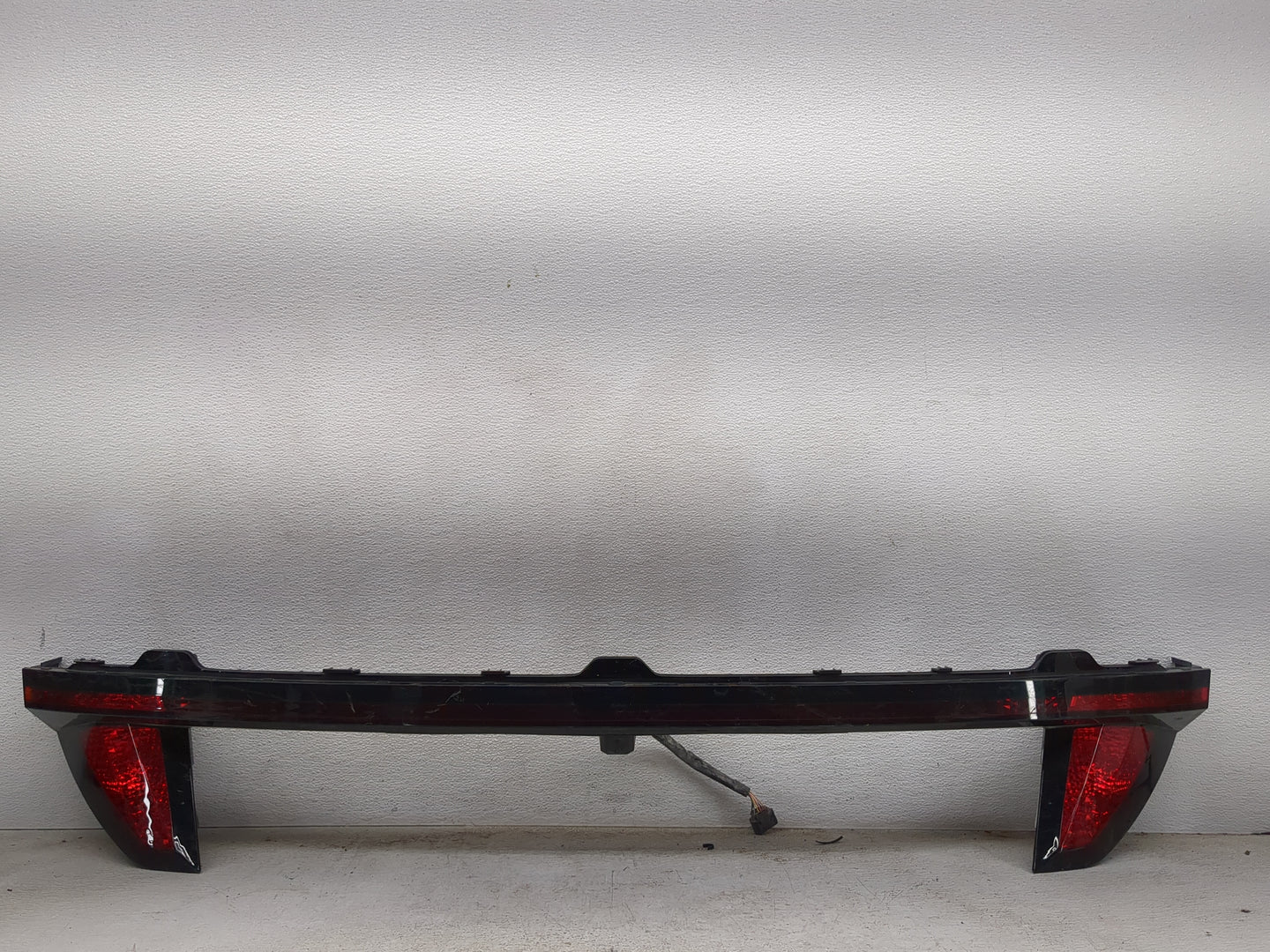 2024 Hyundai Tucson Rear Center Lid Brake Light Tail Light Fits OEM Used Auto Parts - Oemusedautoparts1.com