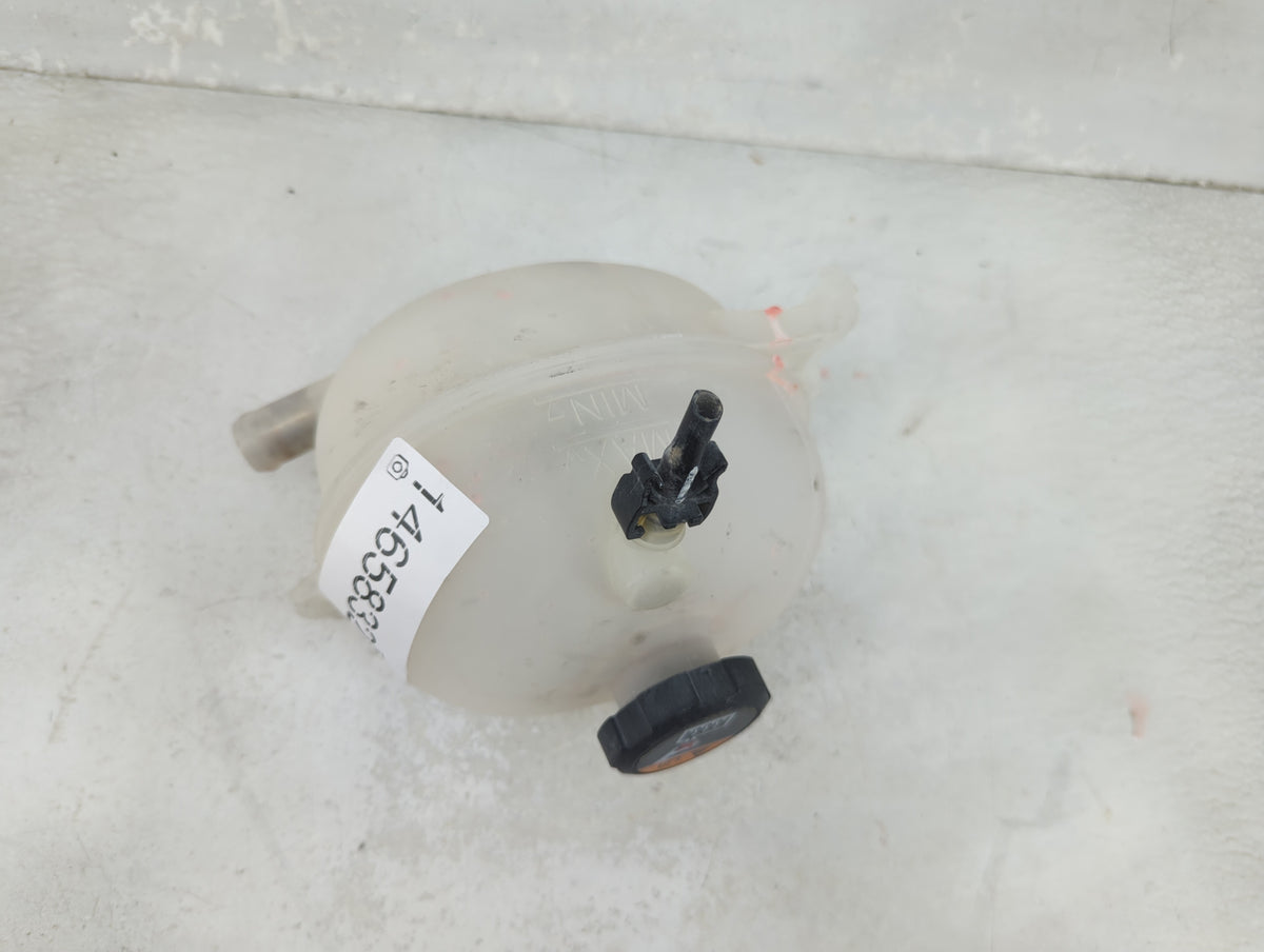 2022-2022 Hyundai Tucson Radiator Coolant Overflow Expansion Tank Bottle 1465832 - Oemusedautoparts1.com