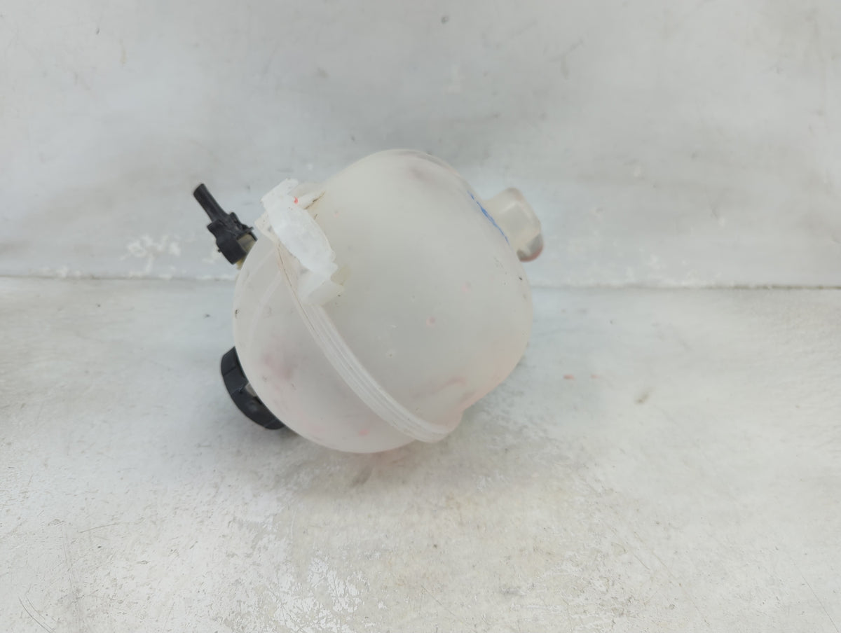2022-2022 Hyundai Tucson Radiator Coolant Overflow Expansion Tank Bottle 1465832 - Oemusedautoparts1.com