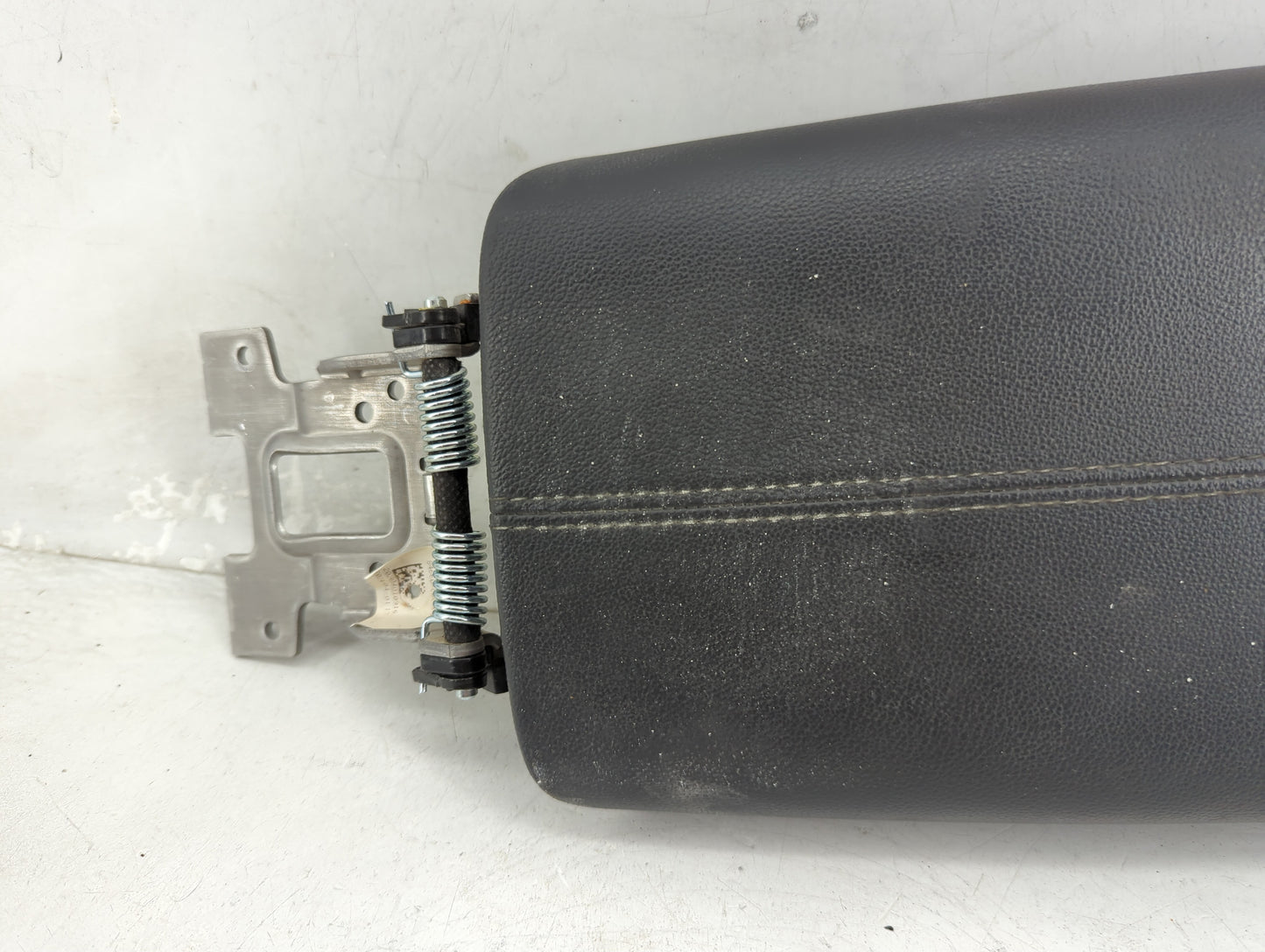 2024 Hyundai Tucson Center Console Armrest Cover Lid P/N:84660-CU000 Fits OEM Used Auto Parts - Oemusedautoparts1.com
