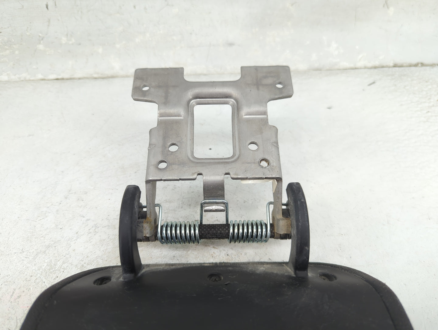 2024 Hyundai Tucson Center Console Armrest Cover Lid P/N:84660-CU000 Fits OEM Used Auto Parts - Oemusedautoparts1.com