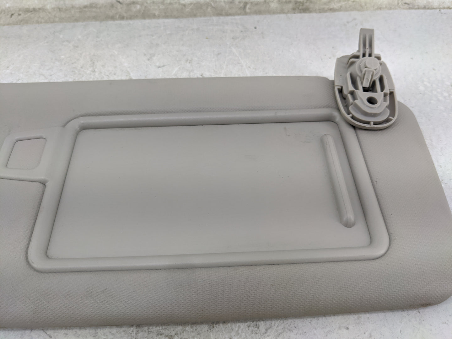 2022 Hyundai Tucson Sun Visor Shade Replacement Passenger Right Mirror Fits OEM Used Auto Parts - Oemusedautoparts1.com