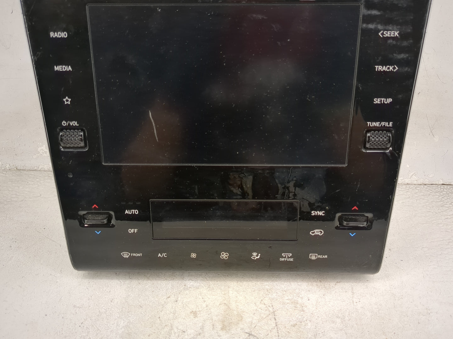 2022 Hyundai Tucson Radio AM FM Cd Player Receiver Replacement P/N:97250-CW300 EC200NXACA Fits OEM Used Auto Parts - Oemused