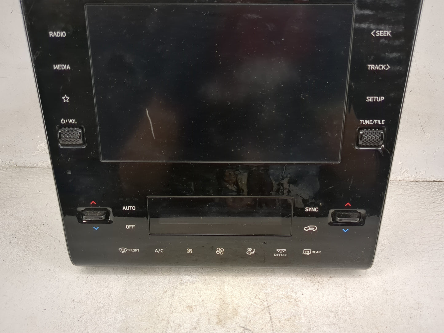 2022 Hyundai Tucson Radio AM FM Cd Player Receiver Replacement P/N:97250-CW300 EC200NXACA Fits OEM Used Auto Parts - Oemused