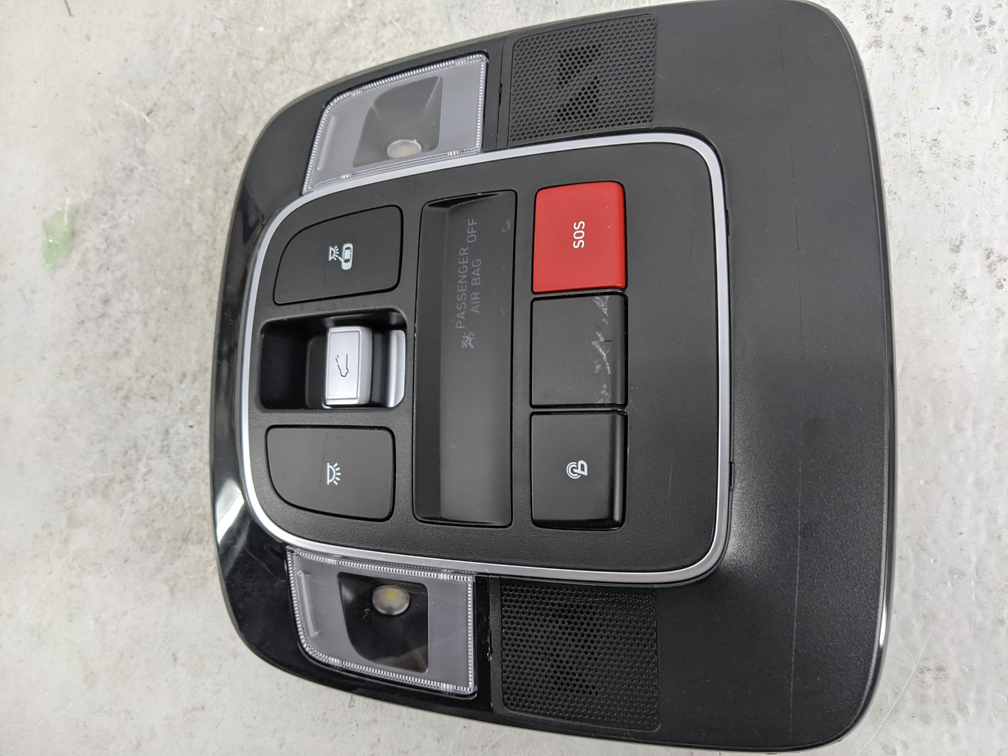 2022-2022 Hyundai Tucson Overhead Roof Console - Oemusedautoparts1.com