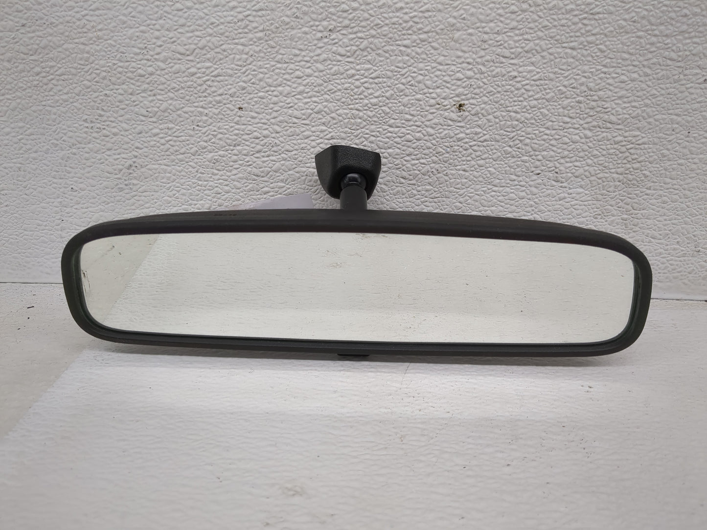 2020 Hyundai Venue Interior Rear View Mirror Replacement OEM P/N:E13049848 Fits OEM Used Auto Parts - Oemusedautoparts1.com