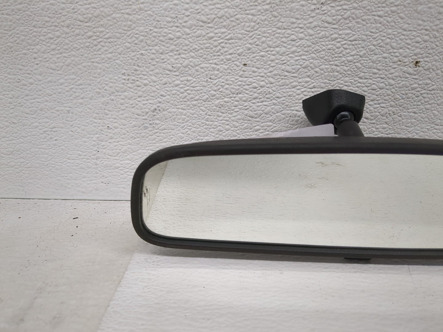 2020 Hyundai Venue Interior Rear View Mirror Replacement OEM P/N:E13049848 Fits OEM Used Auto Parts - Oemusedautoparts1.com