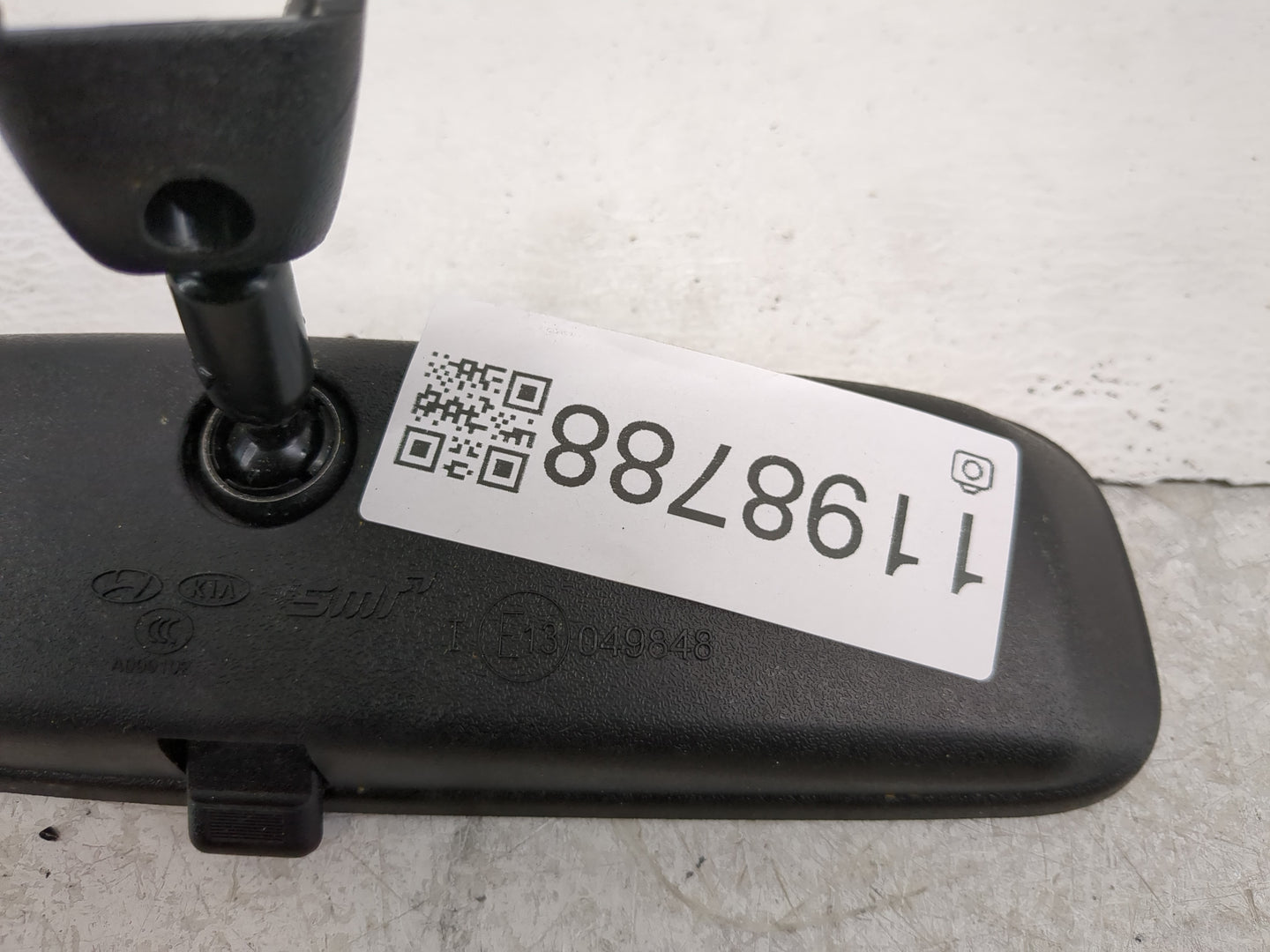 2020 Hyundai Venue Interior Rear View Mirror Replacement OEM P/N:E13049848 Fits OEM Used Auto Parts - Oemusedautoparts1.com