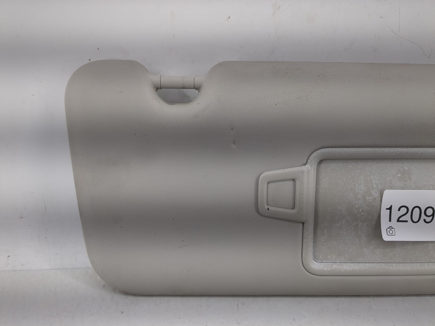 2020 Hyundai Venue Sun Visor Shade Replacement Passenger Right Mirror Fits OEM Used Auto Parts - Oemusedautoparts1.com