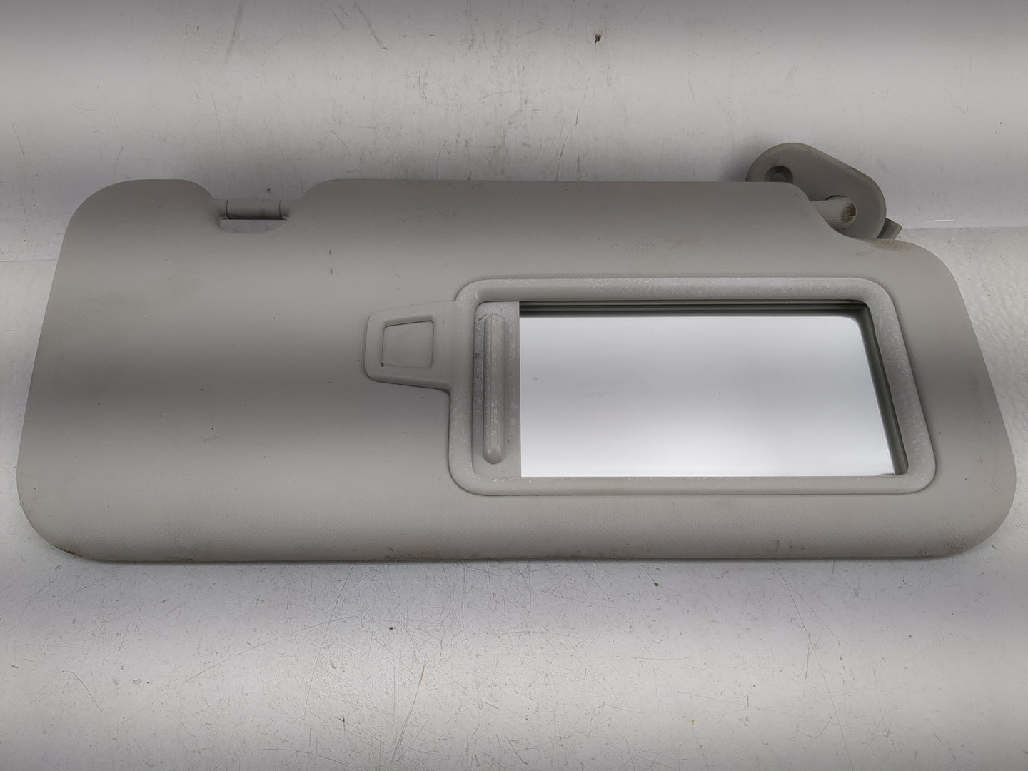 2020 Hyundai Venue Sun Visor Shade Replacement Passenger Right Mirror Fits OEM Used Auto Parts - Oemusedautoparts1.com