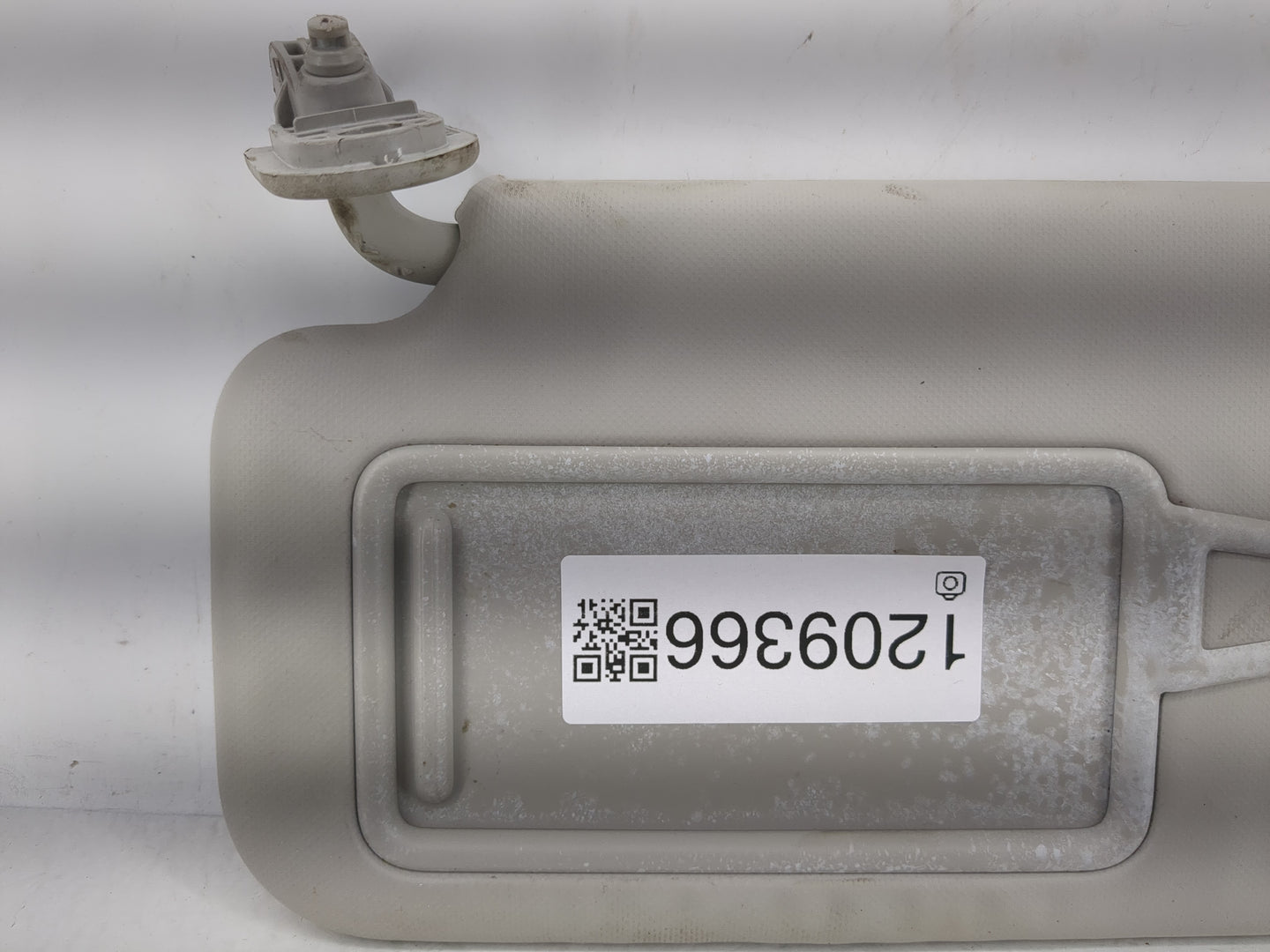 2020 Hyundai Venue Sun Visor Shade Replacement Driver Left Mirror Fits OEM Used Auto Parts - Oemusedautoparts1.com