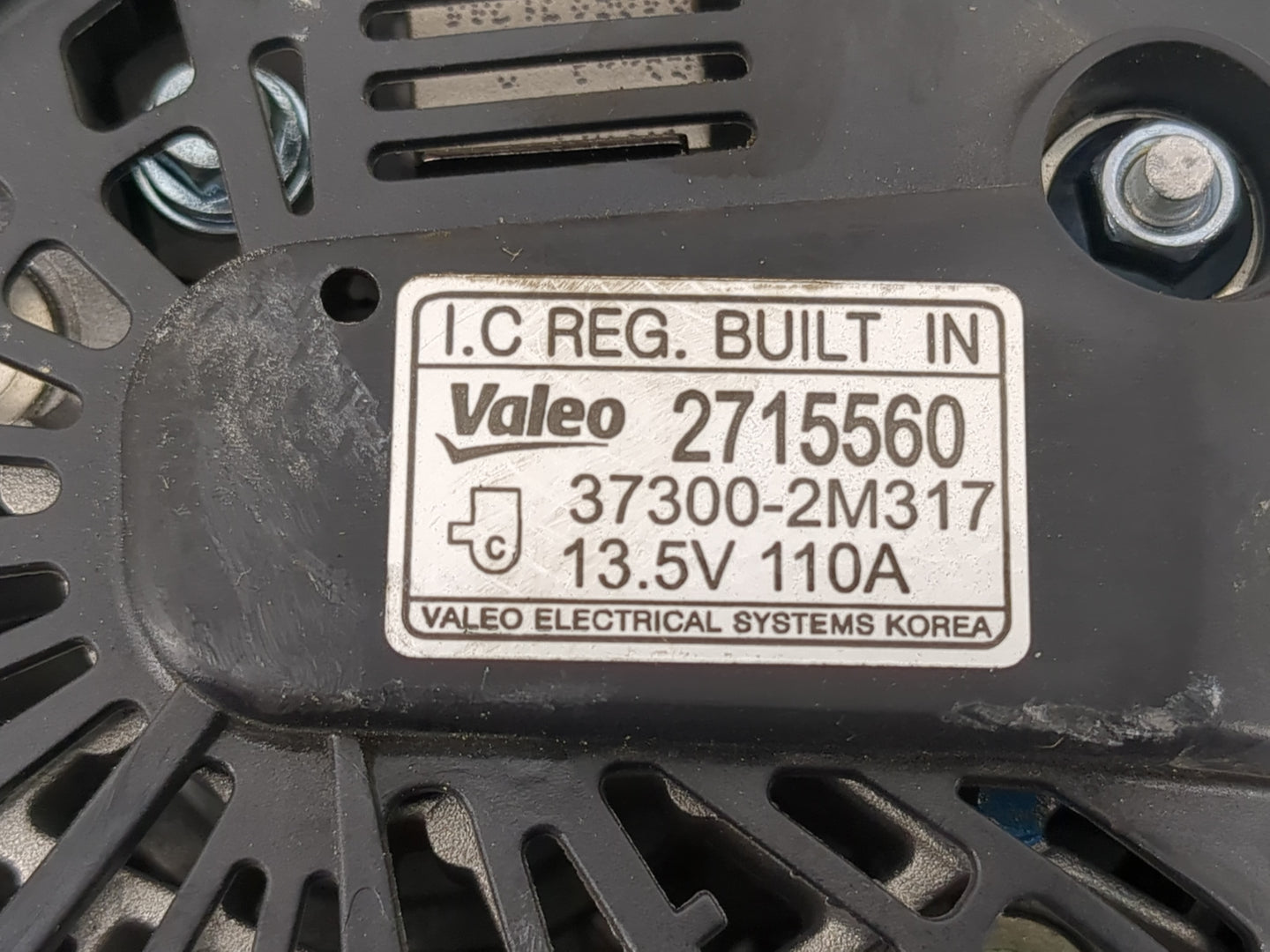 2020 Hyundai Venue Alternator Replacement Generator Charging Assembly Engine OEM P/N:37300-2M317 2715560 Fits OEM Used Auto 