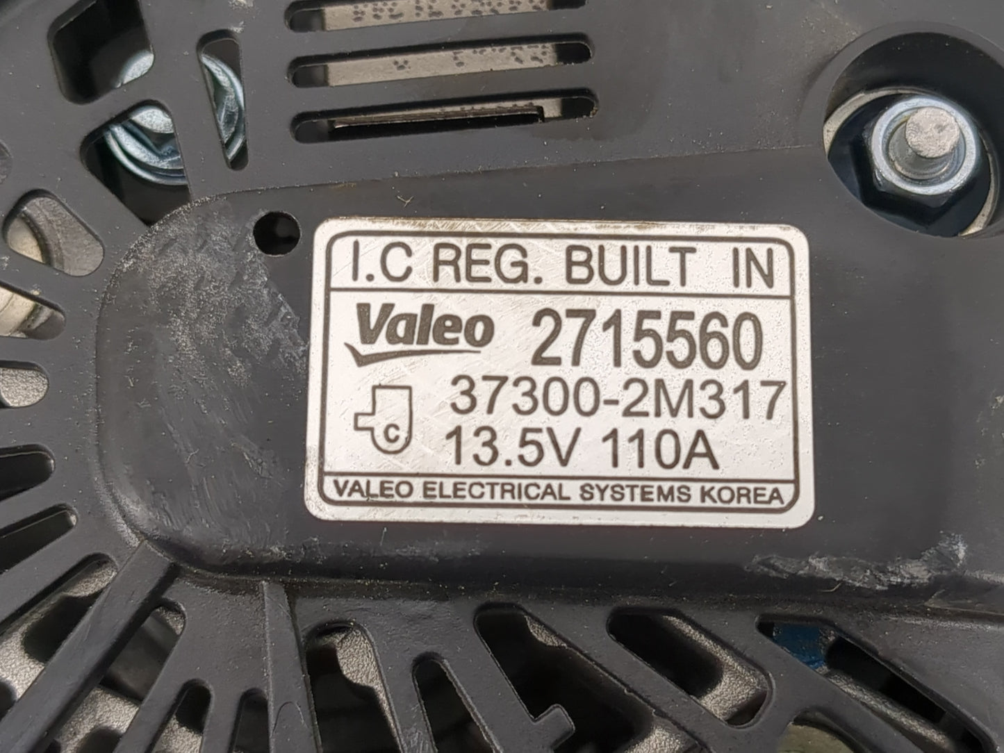 2020 Hyundai Venue Alternator Replacement Generator Charging Assembly Engine OEM P/N:37300-2M317 2715560 Fits OEM Used Auto 