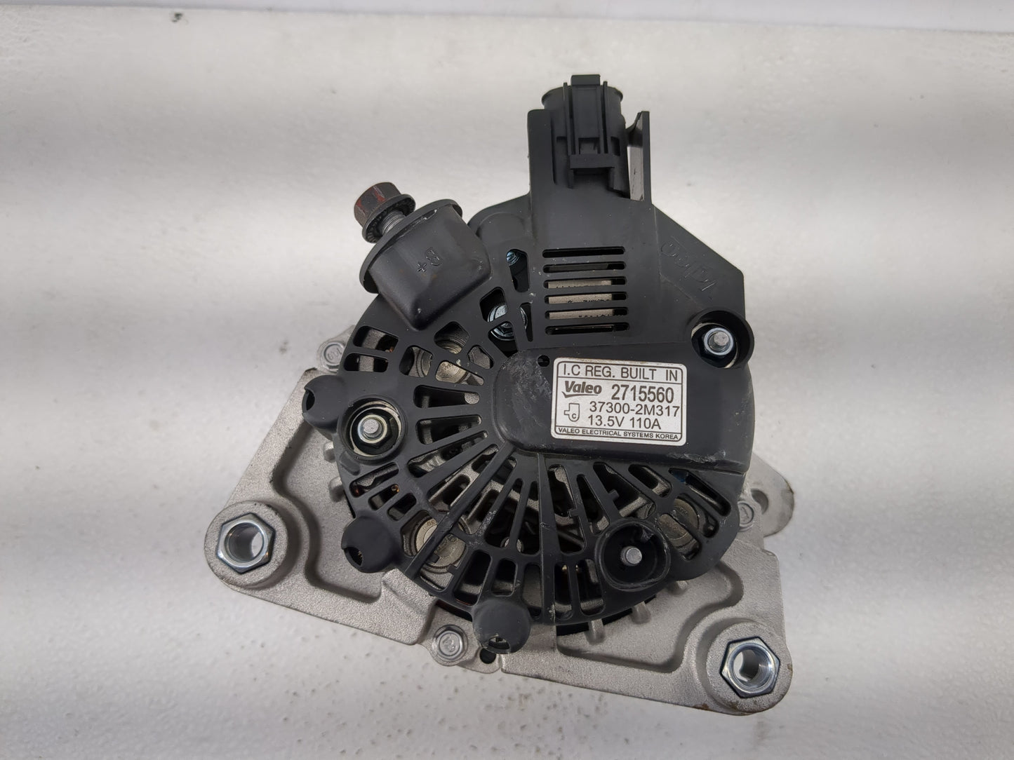 2020 Hyundai Venue Alternator Replacement Generator Charging Assembly Engine OEM P/N:37300-2M317 2715560 Fits OEM Used Auto 