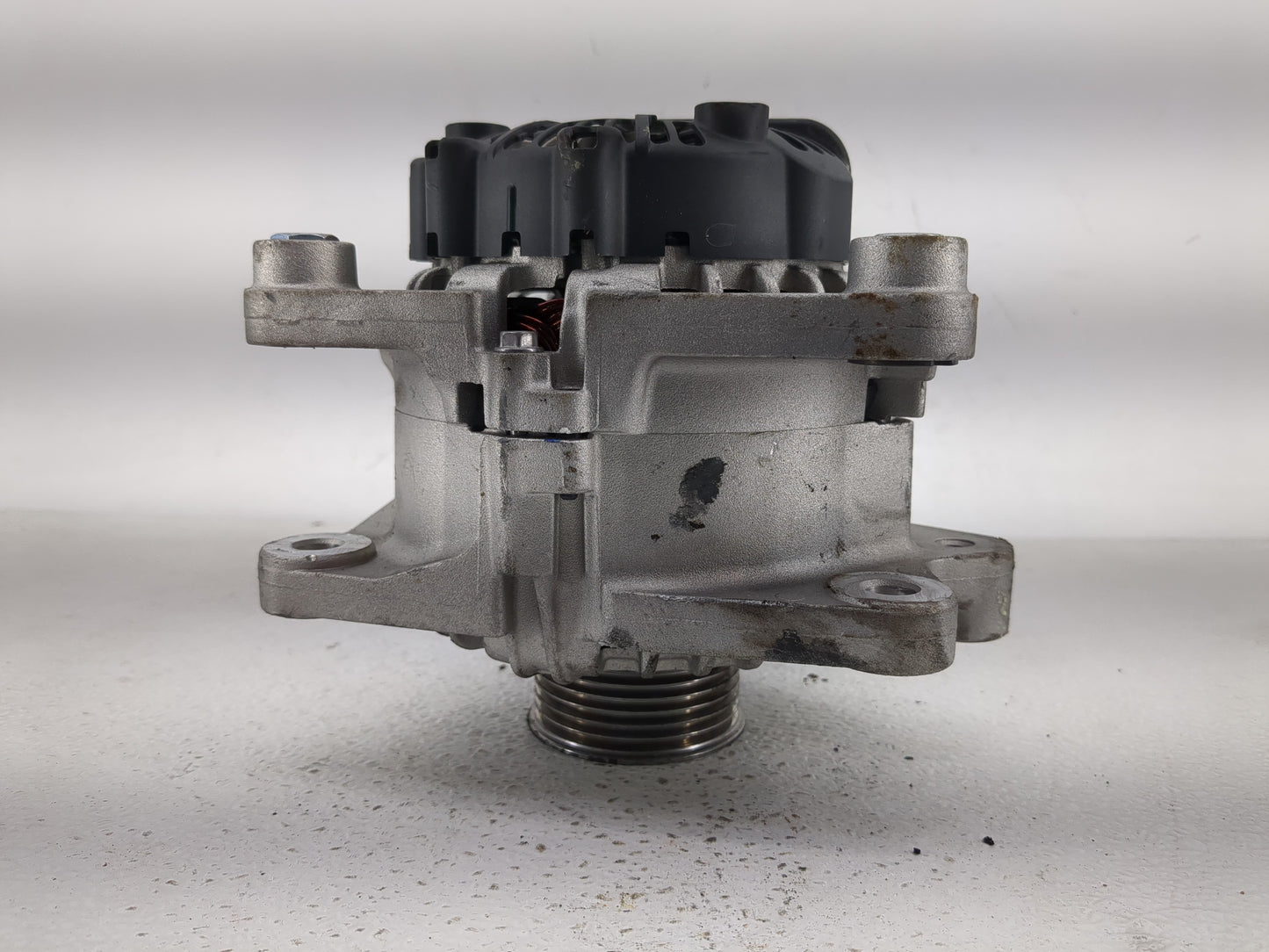 2020 Hyundai Venue Alternator Replacement Generator Charging Assembly Engine OEM P/N:37300-2M317 2715560 Fits OEM Used Auto 