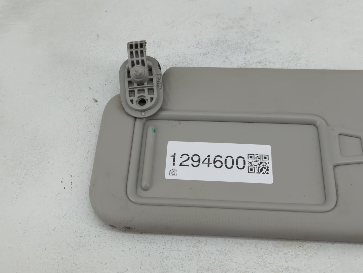 2020 Hyundai Venue Sun Visor Shade Replacement Driver Left Mirror Fits OEM Used Auto Parts - Oemusedautoparts1.com